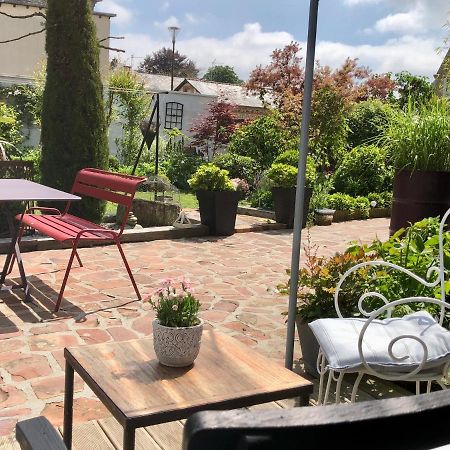 Le Grenier Du Jardin Panzió Pontorson Kültér fotó