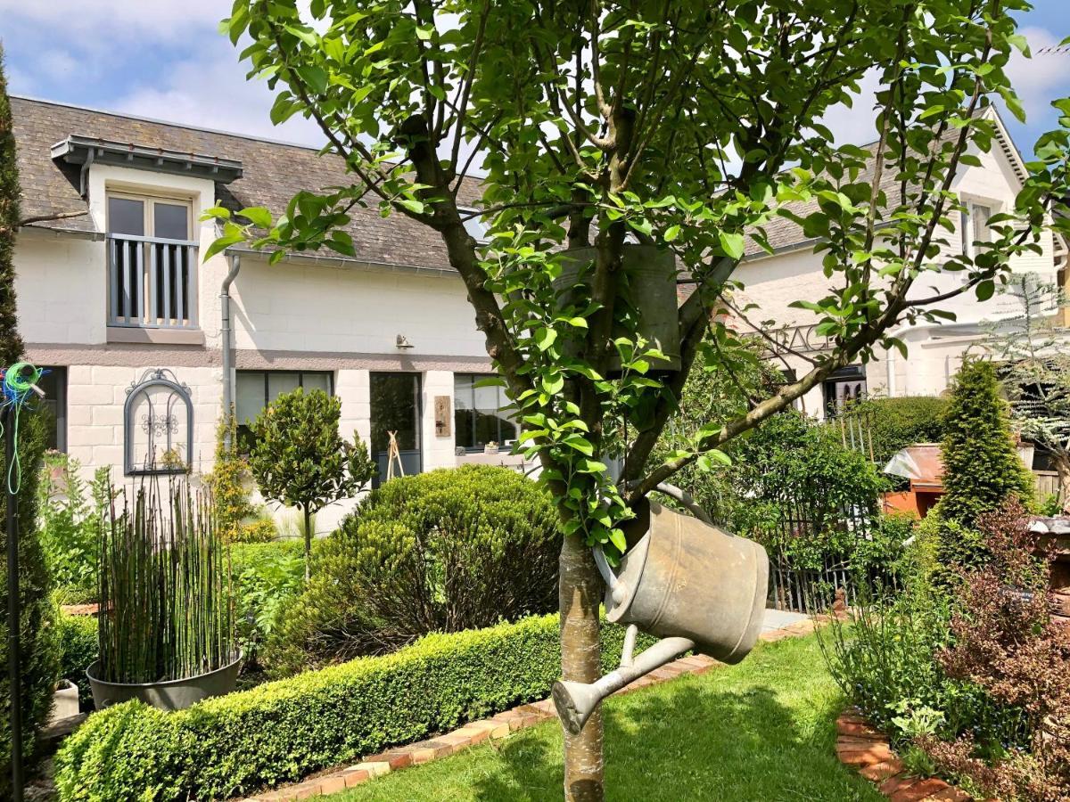 Le Grenier Du Jardin Panzió Pontorson Kültér fotó