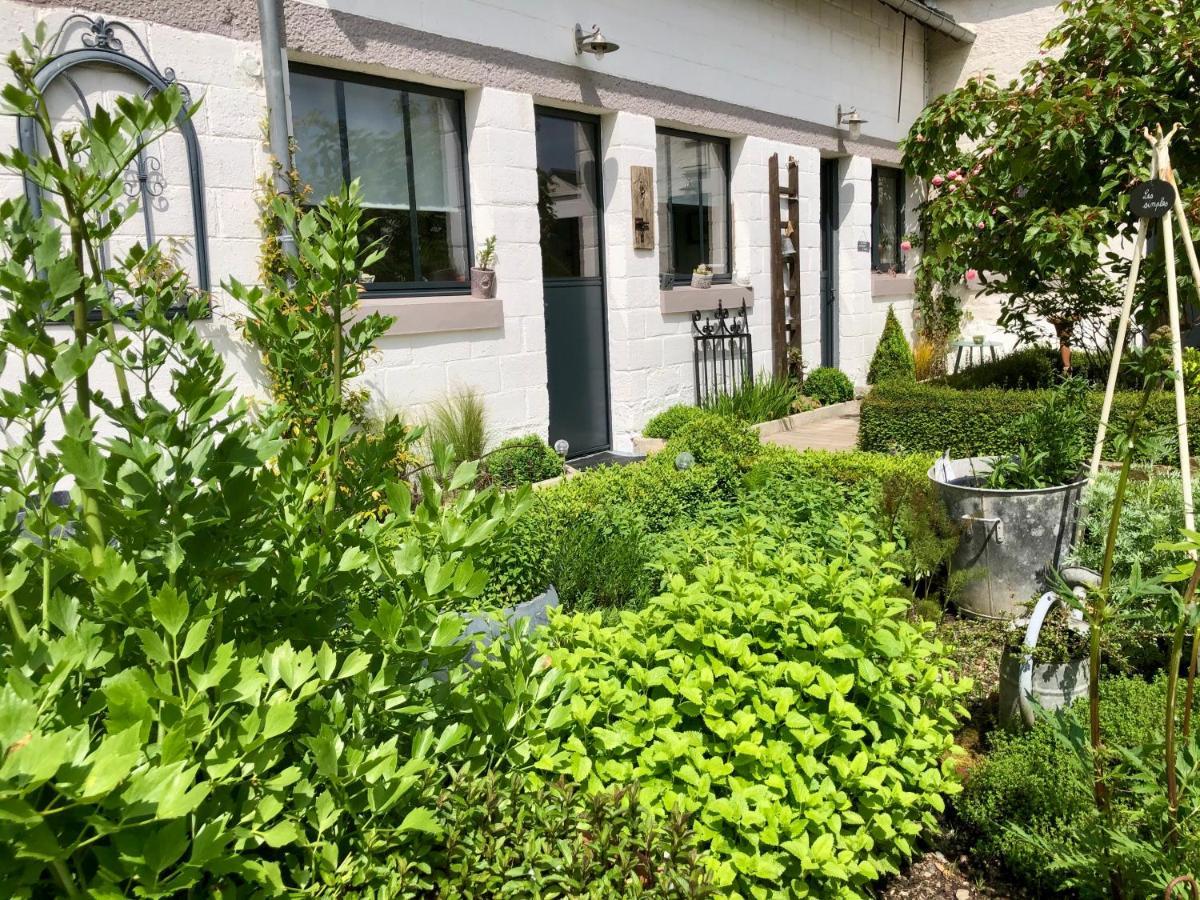 Le Grenier Du Jardin Panzió Pontorson Kültér fotó
